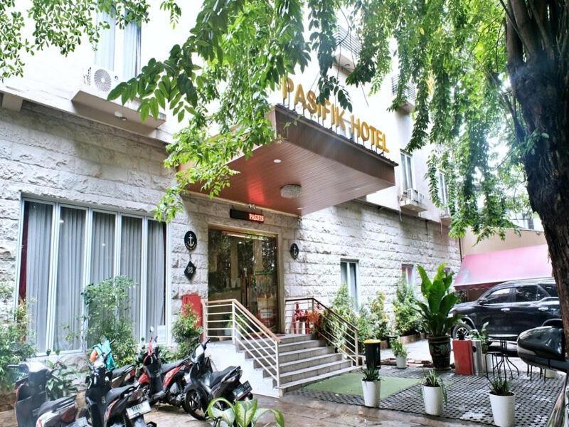 Pasifik Hotel Jakarta Bagian luar foto